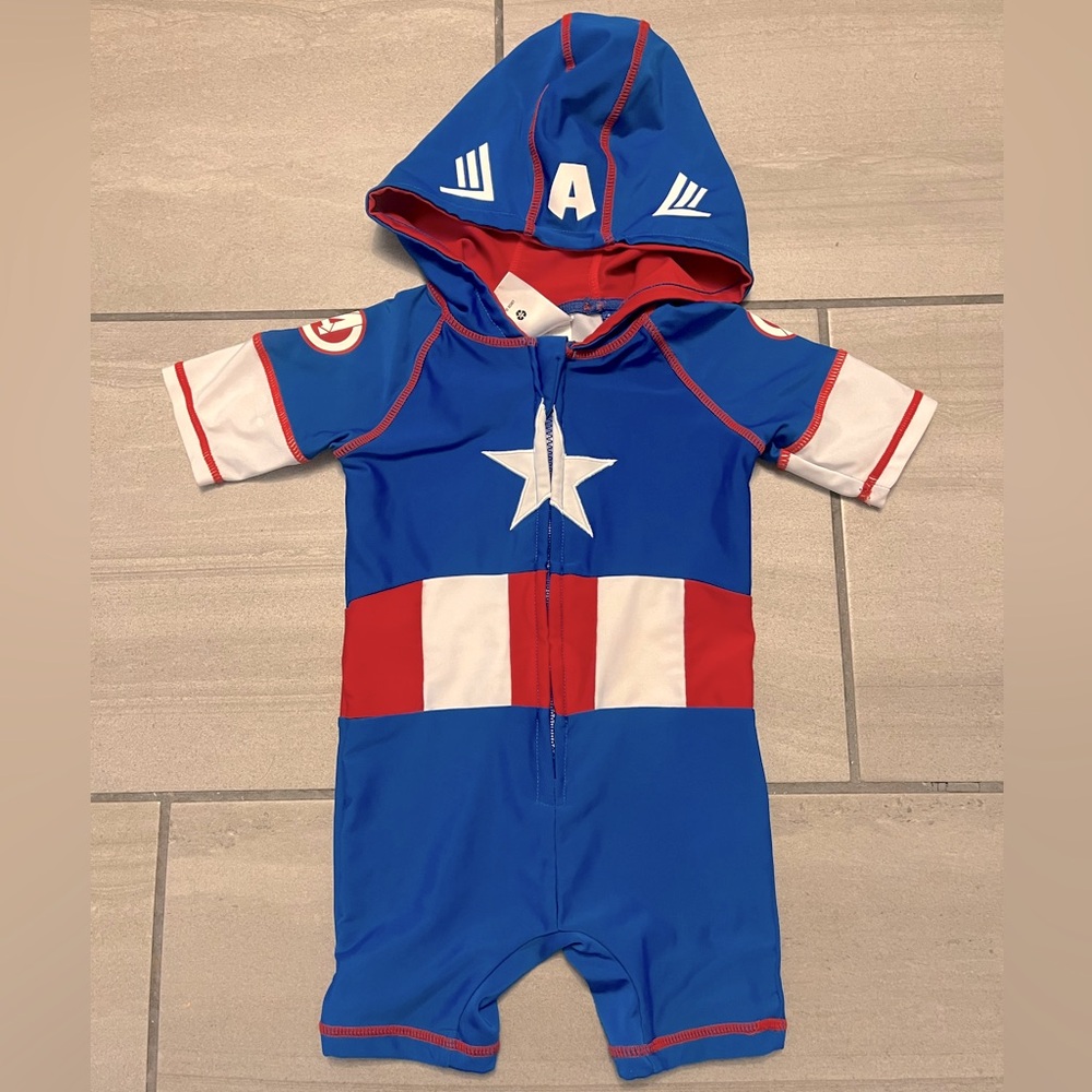 Captain America Toddler Rashguard 3T. Only  worn a few times!